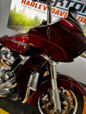 2016 Harley-Davidson® Road Glide® Ultra MYS RED/VEL RED W/PINSTRIPE thumb 3