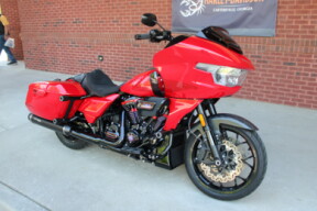 2025 Harley-Davidson® CVO™ Road Glide® ST Rally Red thumb 3