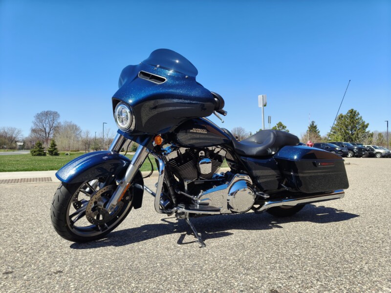 2016 Harley-Davidson® Street Glide® Special Custom Colour Cosmic Blue Pearl