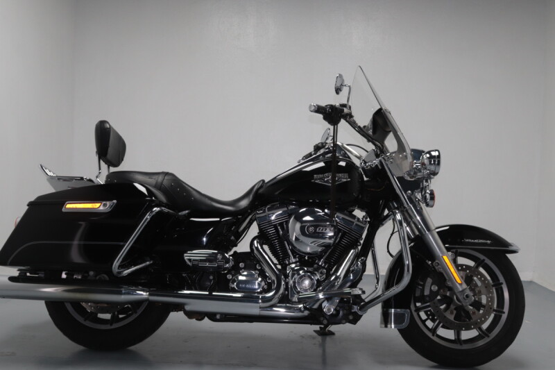 2016 Harley-Davidson® Road King® Classic Vivid Black