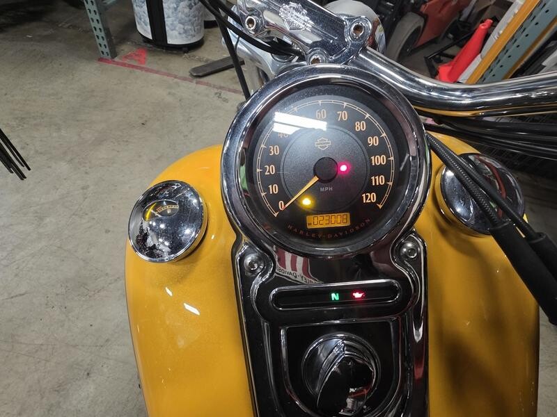 FXDC 2013 Super Glide® Custom