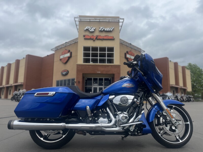 2024 Harley-Davidson® FLHX Street Glide® Blue Burst 636213