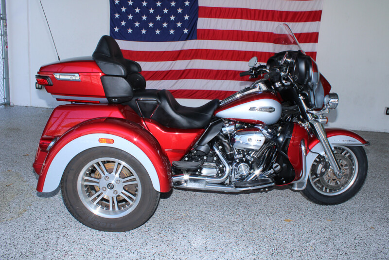 2019 Harley-Davidson Tri Glide Ultra FLHTCUTG