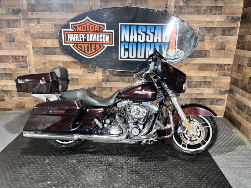 2011 Harley-Davidson® Street Glide® Merlot Sunglo