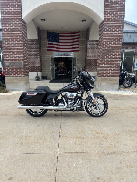 Harley-Davidson® Street Glide™ 2025 FLHX VIVID BLACK