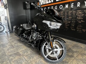 2026 Harley-Davidson® Road Glide® thumb 2