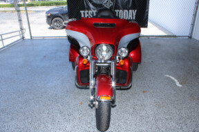2019 Harley-Davidson Tri Glide Ultra FLHTCUTG thumb 0
