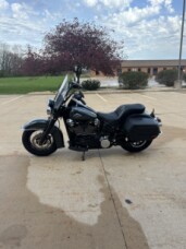 2025 Harley-Davidson® Heritage Classic Iron Horse Metallic w/Laced Wheels thumb 0