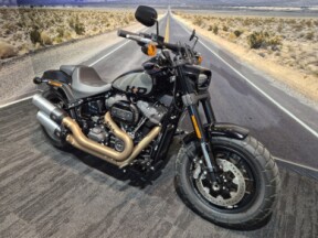 2022 Harley-Davidson® Fat Bob™ 114 Vivid Black thumb 2