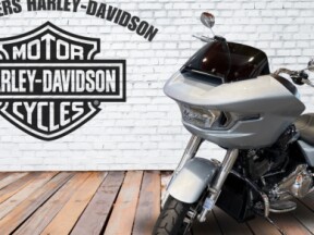 2025 Harley-Davidson<sup>®</sup> Road Glide™ DEMO thumb 2