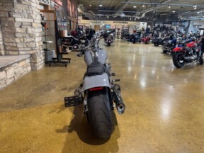 Harley-Davidson® Breakout® 2026 FXBR DRK BILIARD GRY thumb 2