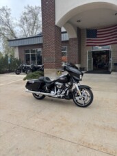 Harley-Davidson® Street Glide™ 2025 FLHX VIVID BLACK thumb 3