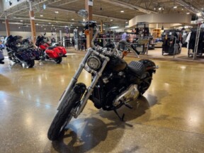 Harley-Davidson® Softail™ Standard 2024 FXST VIVID BLACK thumb 0