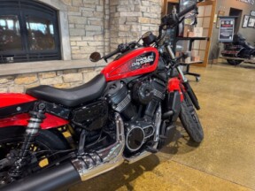 Harley-Davidson® Nightster® 2026 RH975 BLOOD ORANGE thumb 2