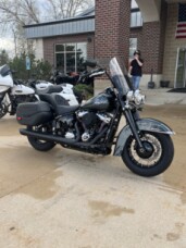 2025 Harley-Davidson® Heritage Classic Iron Horse Metallic w/Laced Wheels thumb 3