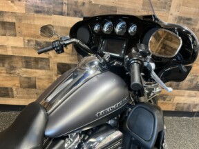 2017 Harley-Davidson® Ultra Limited Low Two-Tone Charcoal Denim/Black Denim  FLHTKL thumb 0