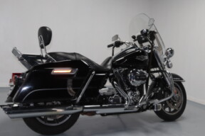 2016 Harley-Davidson® Road King® Classic Vivid Black thumb 3