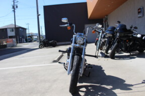 2023 Harley-Davidson® Softail® Standard Vivid Black thumb 3