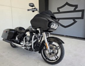 2016 Harley-Davidson® Road Glide® Special thumb 3