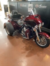 FLHTCUTG 2015 Tri Glide® Ultra thumb 3