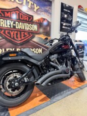 2025 Harley-Davidson® Low Rider™ S Vivid Black thumb 2