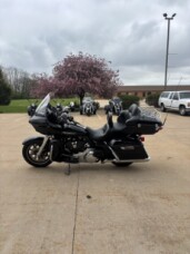 2018 Harley-Davidson® Road Glide® Ultra VIVID BLACK thumb 0