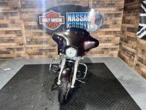 2011 Harley-Davidson® Street Glide® Merlot Sunglo thumb 3
