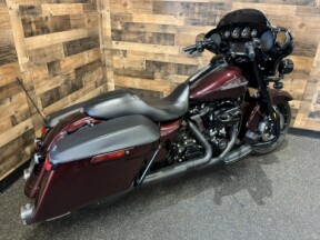 2018 Harley-Davidson® Street Glide® Special Twisted Cherry  thumb 2