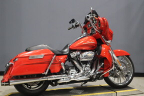2017 Harley-Davidson® Street Glide® Special FLHXS thumb 2