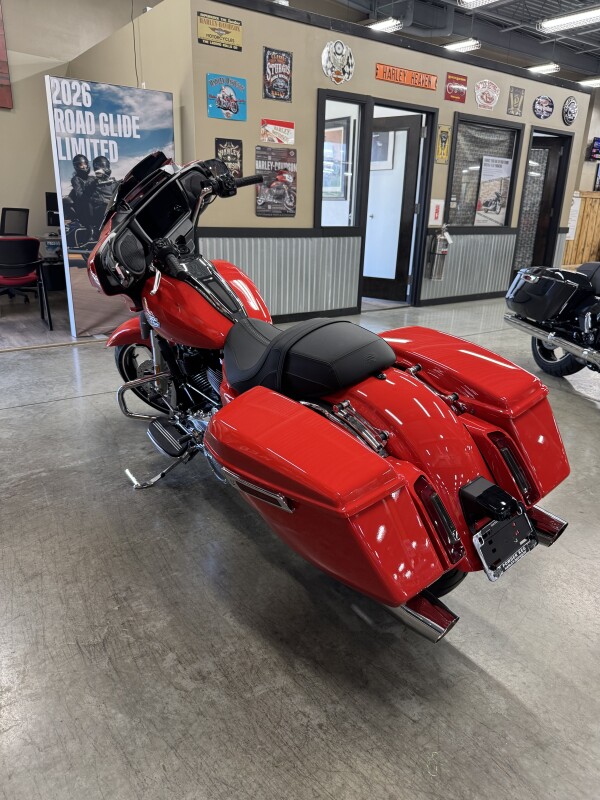 2026 Harley-Davidson® Street Glide® FLHX, photo 10