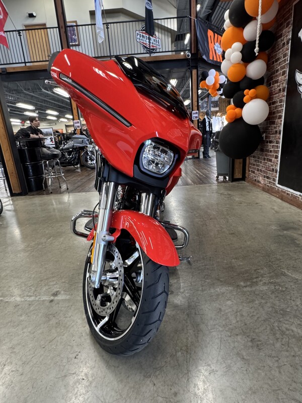 2026 Harley-Davidson® Street Glide® FLHX, photo 13