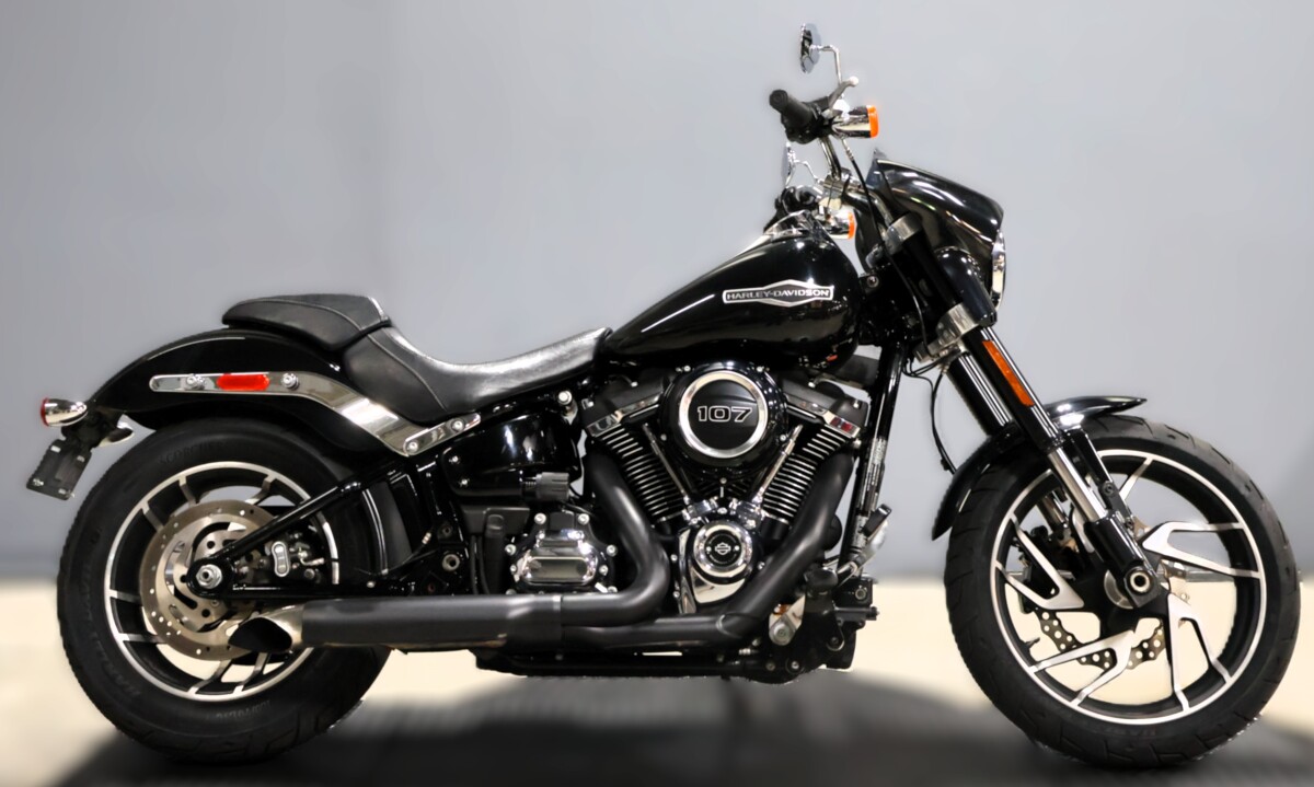 Harley-Davidson スポスタ　リジスポ Sport Glide™ | Rockstar Harley-Davidson®