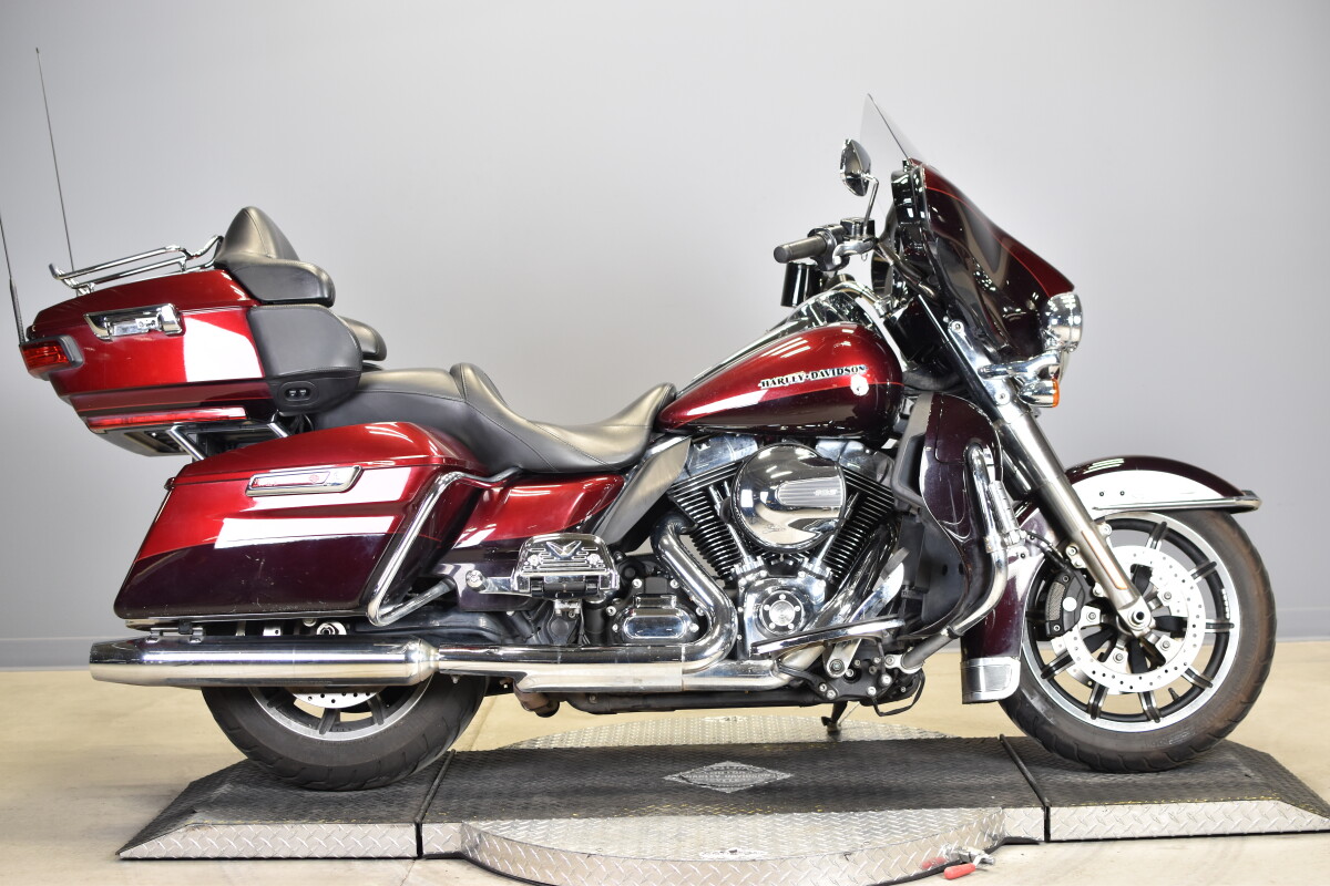 2011 Harley-Davidson® Electra Glide® Ultra Classic® Two-Tone Dark
