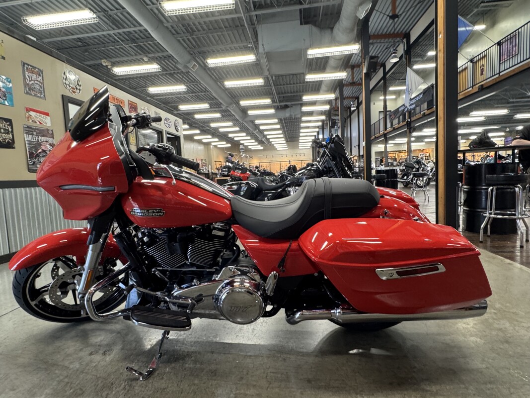 2026 Harley-Davidson® Street Glide® FLHX, photo 11