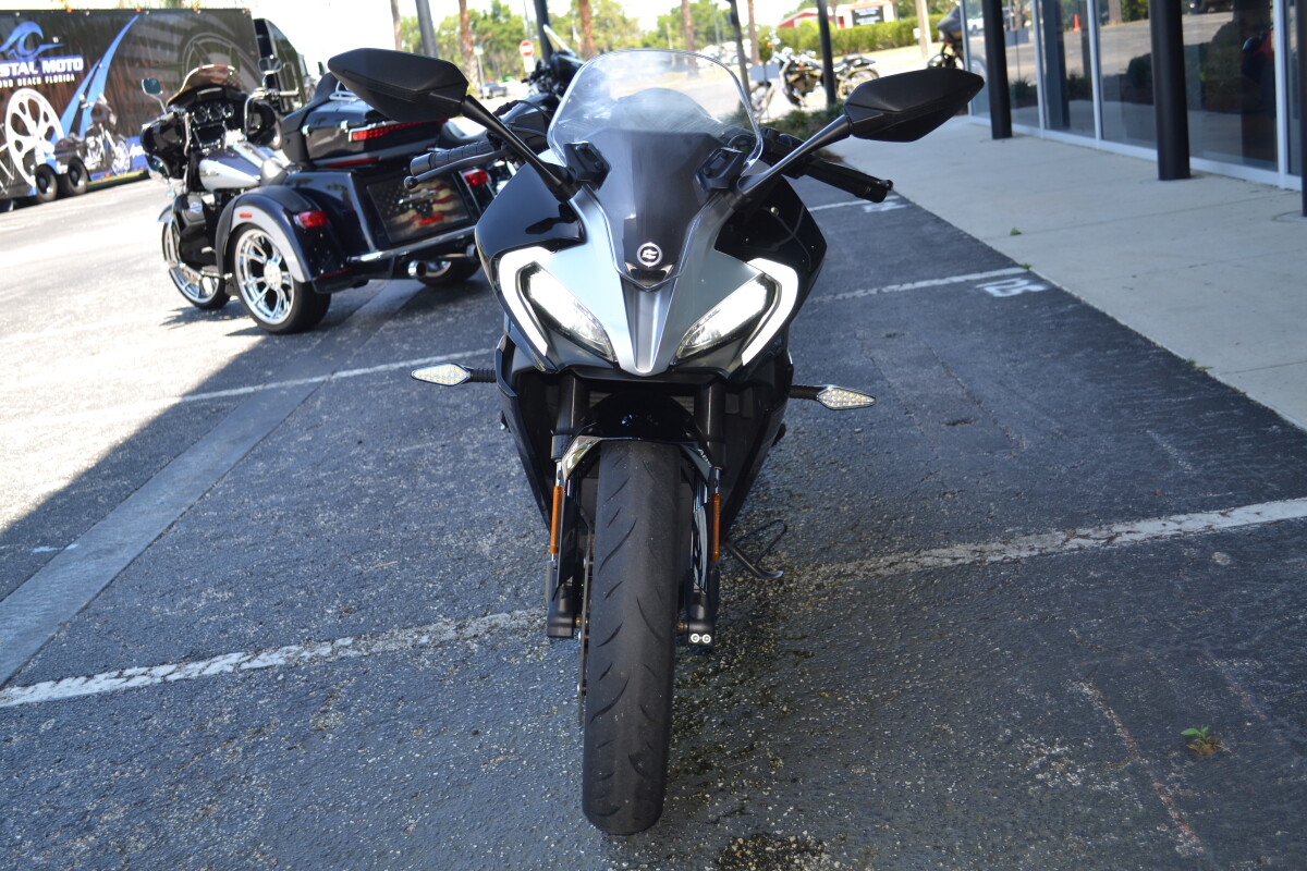 2022 CFMOTO 300 SS Nebula Black, photo 13