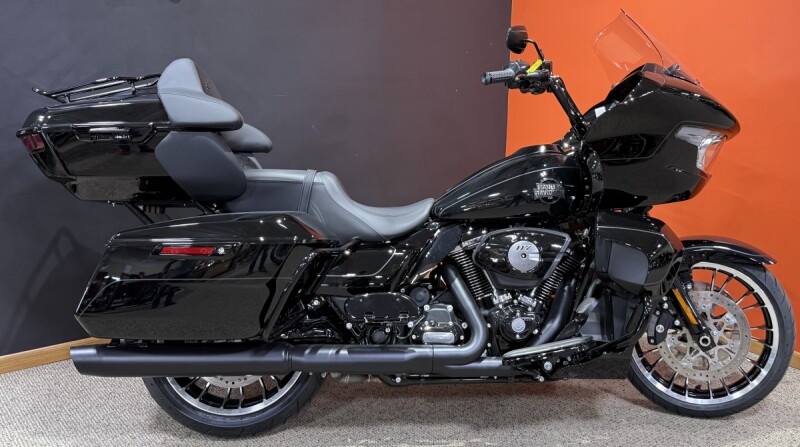 2026 Harley-Davidson® Road Glide Limited Black