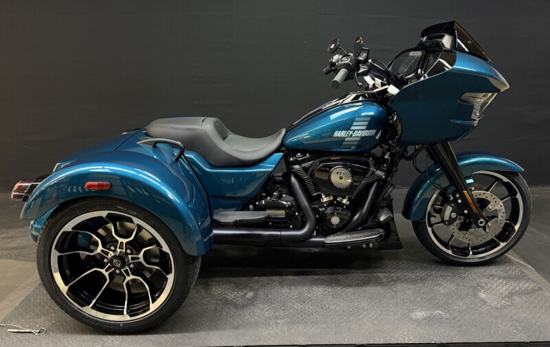 Harley-Davidson® Road Glide 3 2026 FLTRT TEAL THUNDER