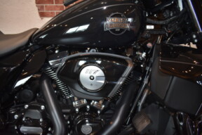 2026 Harley-Davidson® Street Glide Limited Vivid Black Black Trim thumb 1