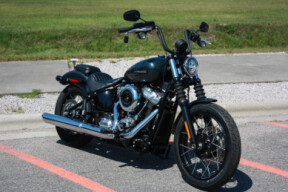2025 Harley-Davidson® Street Bob® FXBB thumb 3
