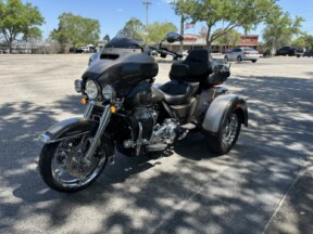 2023 Harley-Davidson® Tri Glide® Ultra thumb 1