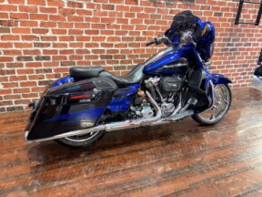 FLHXSE 2017 CVO™ Street Glide® thumb 0
