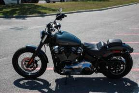 2025 Harley-Davidson® Street Bob® FXBB thumb 0