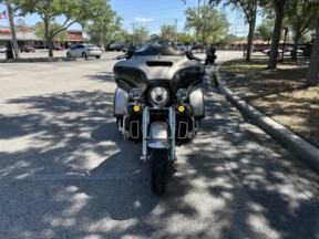 2023 Harley-Davidson® Tri Glide® Ultra thumb 2