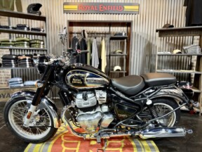 2026 Classic 650 Black Chrome thumb 2