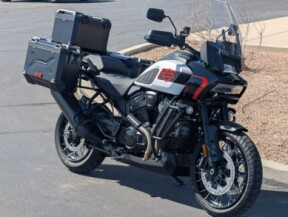 2026 Harley-Davidson® Pan America 1250 Limited thumb 2