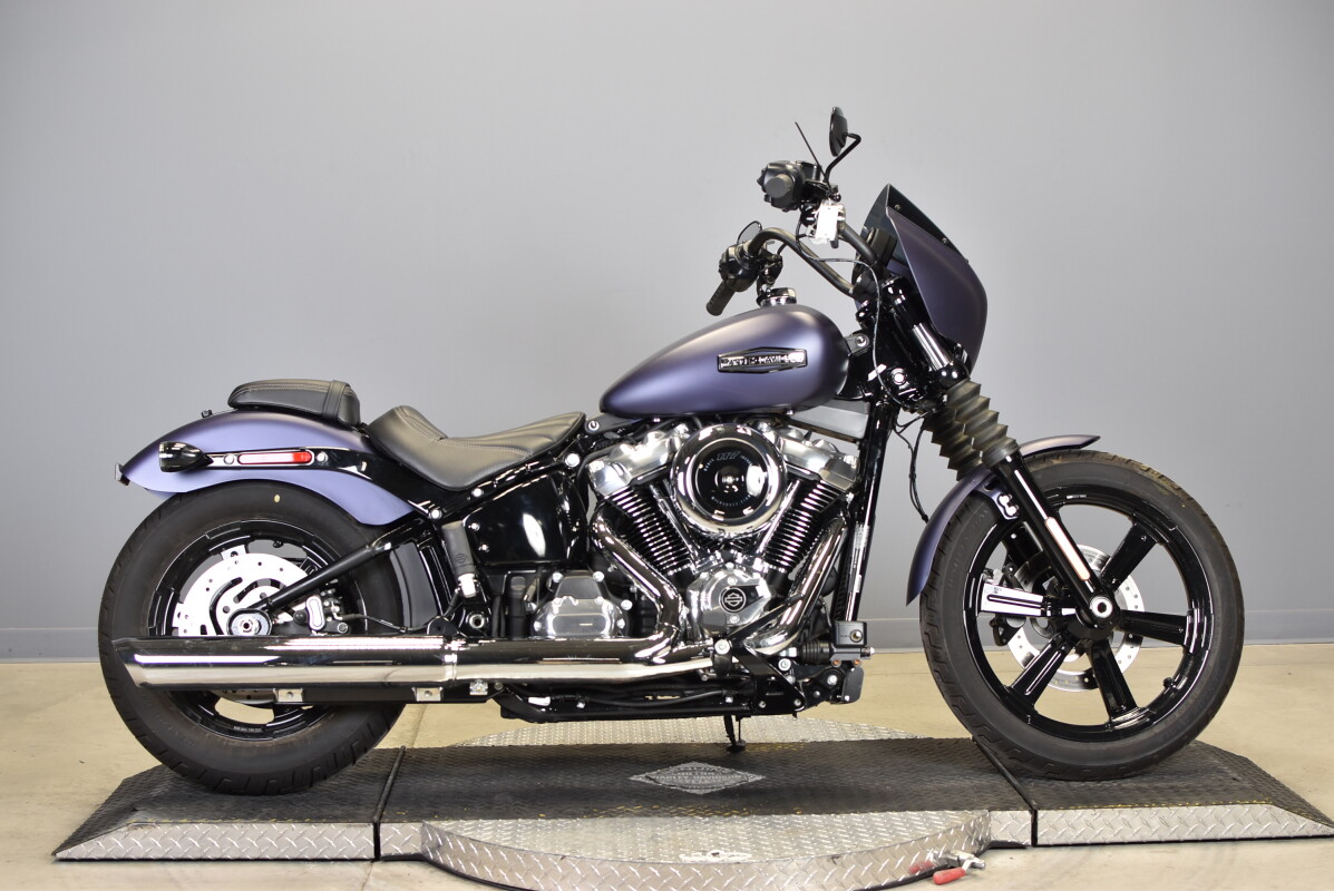 2025 Harley-Davidson® Street Bob® Purple Abyss Denim w/Cast Wheels