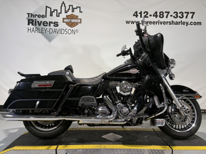 2010 Harley-Davidson® Electra Glide® Ultra Classic® Vivid Black