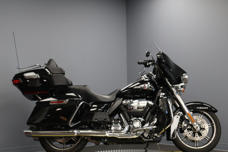 2023 Harley-Davidson® Ultra Limited FLHTK