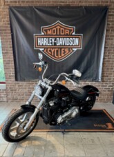 2023 Harley-Davidson® Softail® Standard Vivid Black thumb 1