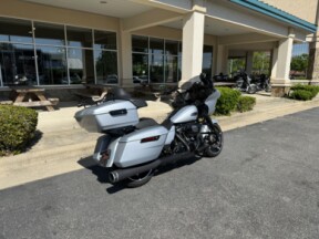 2024 Harley-Davidson® Road Glide® Atlas Silver Metallic - Black Finish thumb 3